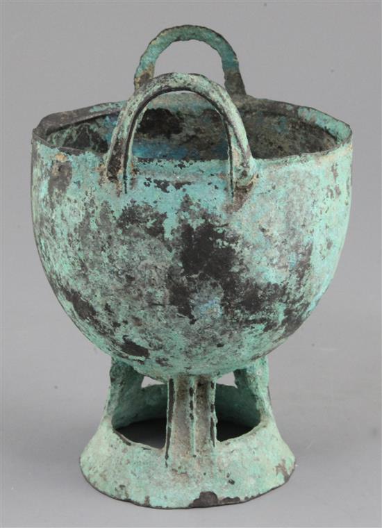 A Chinese archaic bronze ritual vessel, probably late Shang dynasty, 12th-11th century B.C., 17cm high